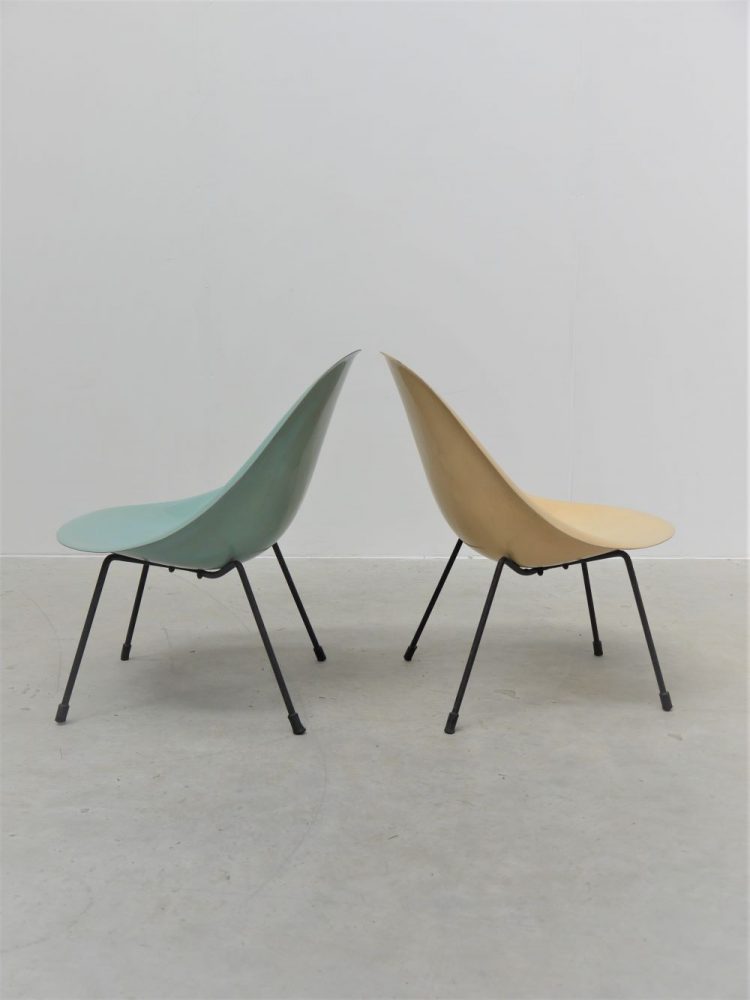 Aidron Duckworth – Rare Pair of Fibre Glass Lounge Chairs
