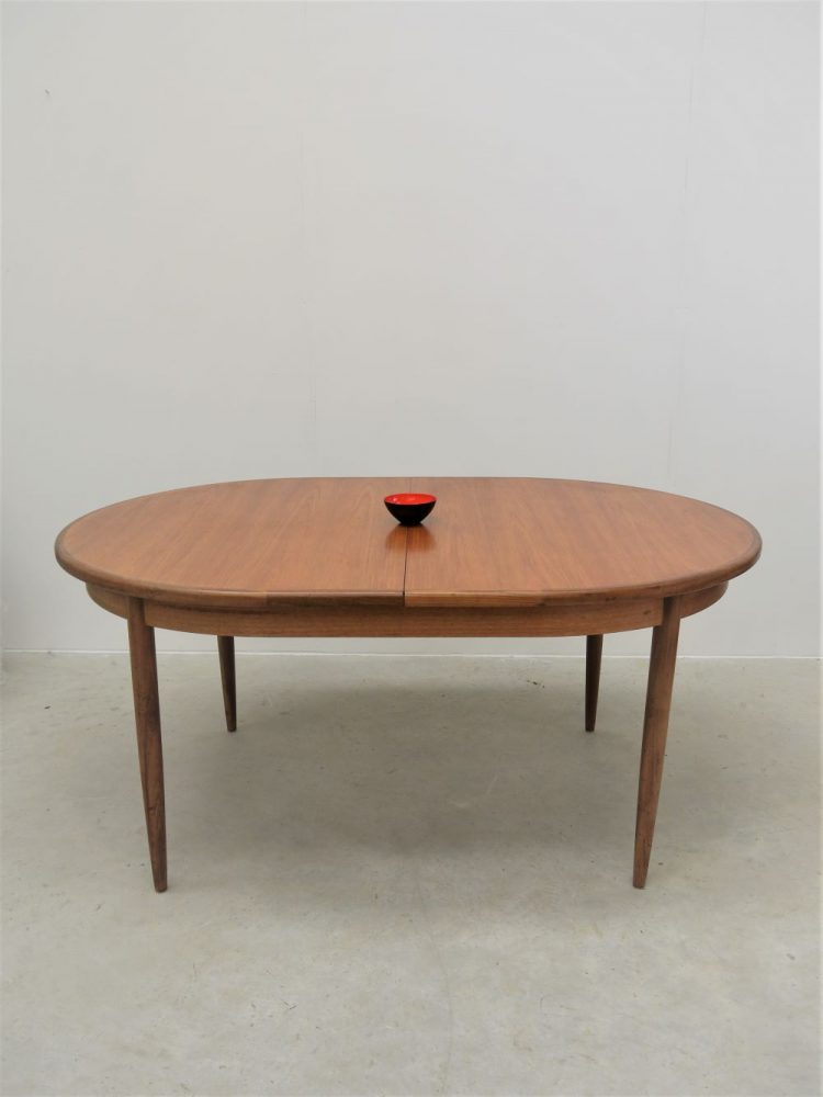 Kofod Larsen – Large Oval Extending Dining Table