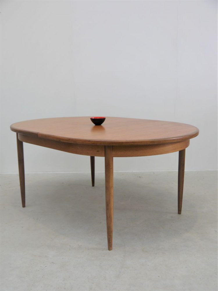 Kofod Larsen – Large Oval Extending Dining Table
