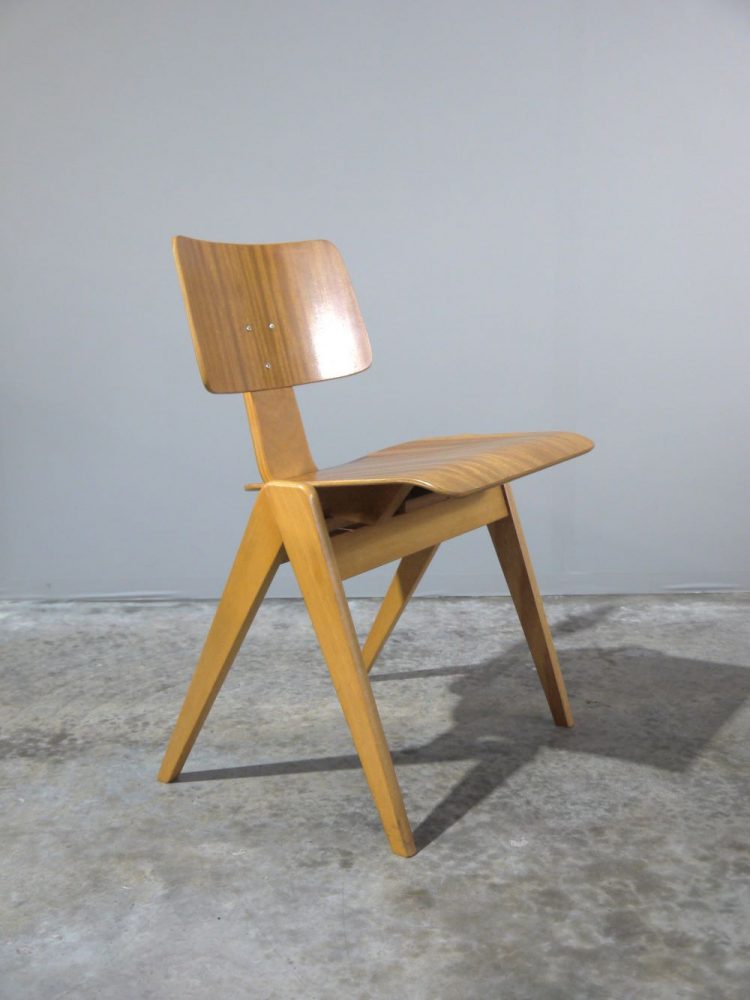 Robin Day – Hillestak Chair